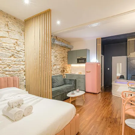 Apartment Design Et Pop Avec Balneo *