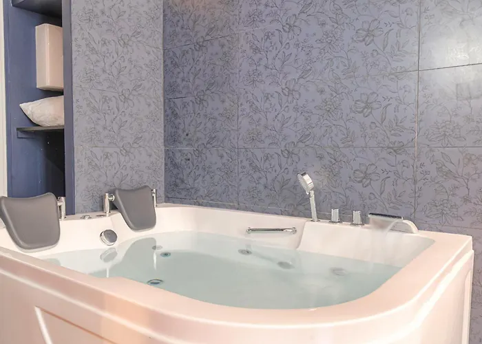 Appartement Design Et Pop Avec Balnéo